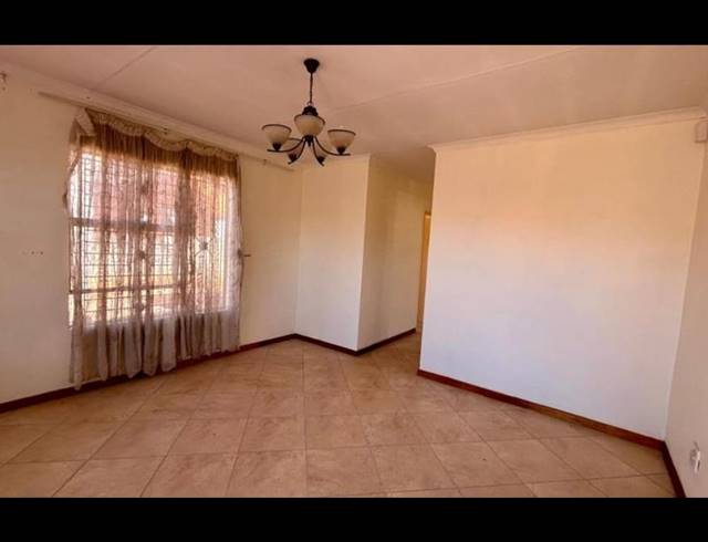 3 BEDROOM HOUSE FOR SALE IN THE ORCHARDS